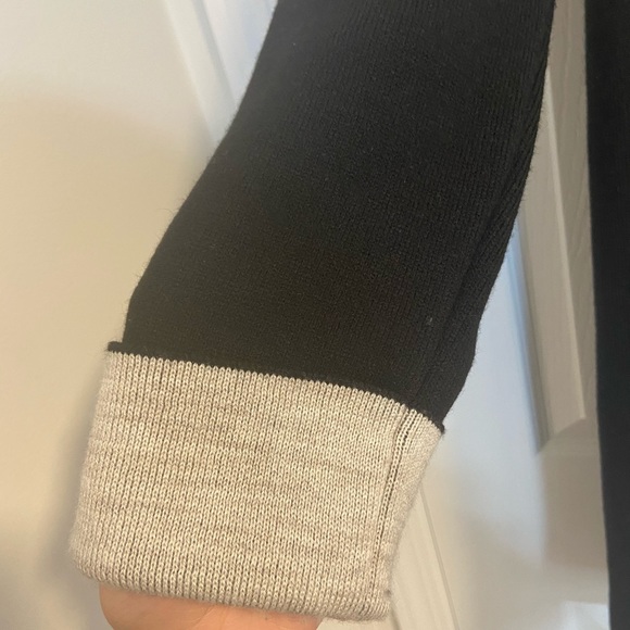 Black and gray jacket 🌸🌸 Small Size 🌸 like new 🌸 - Picture 2 of 4